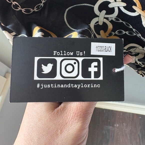 NWT Justin and Taylor Chic Black and Gold Kimono, cover up, light airy cardigan - Picture 4 of 7